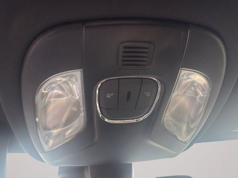 Used 2025 Jeep Compass Trailhawk AWD/4WD image 18