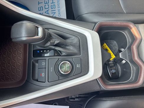 Used 2021 Toyota RAV4 Limited image 28