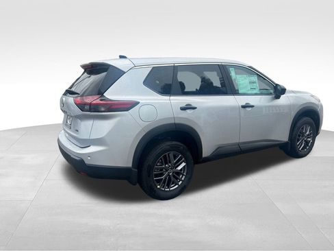 Used 2025 Nissan Rogue S AWD/4WD image 5