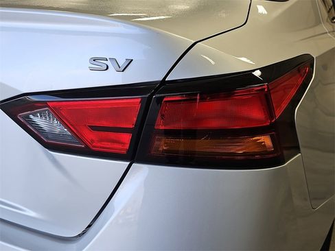 Used 2024 Nissan Altima 2.5 SV image 32