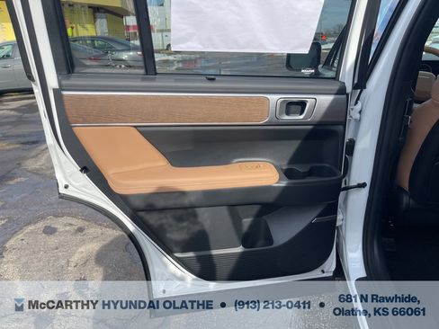 Used 2025 Hyundai Santa Fe Limited image 21