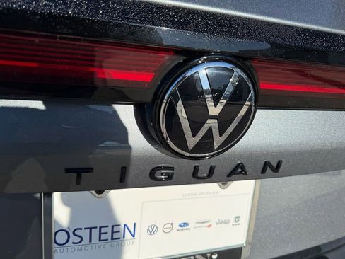 New 2026 Volkswagen Tiguan SE R-Line FWD image 12