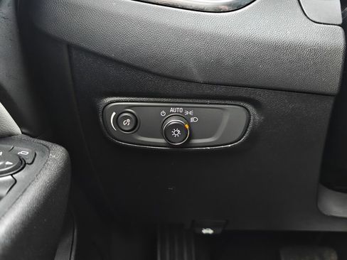 Used 2019 Chevrolet Equinox LT image 26