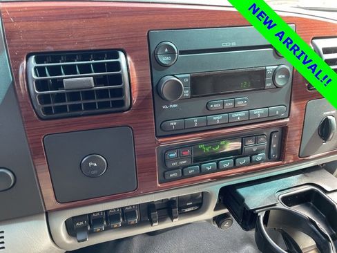 Used 2005 Ford F350 Lariat image 11