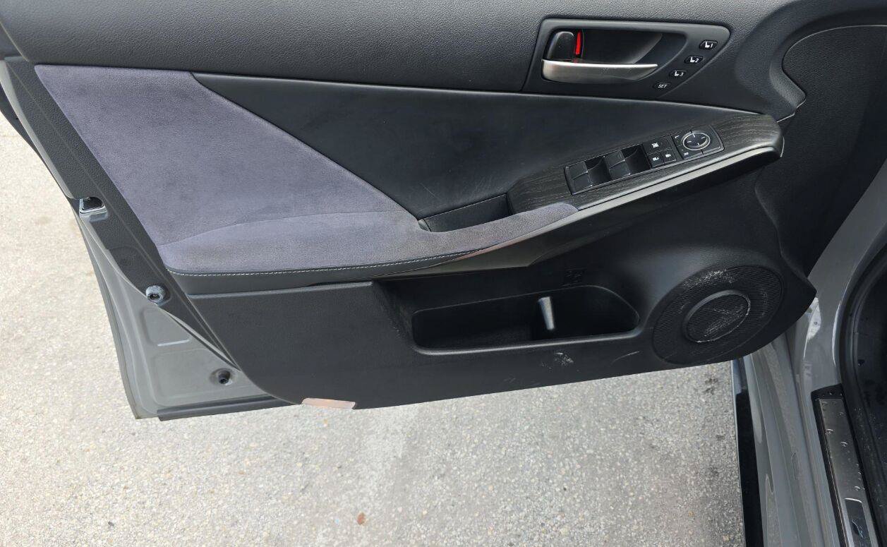Used 2022 Lexus IS 500 w/ Accessory Package RWD image 13