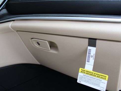 New 2025 Jeep Grand Cherokee Limited image 21