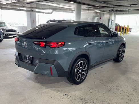 Certified 2025 BMW X2 xDrive28i image 8