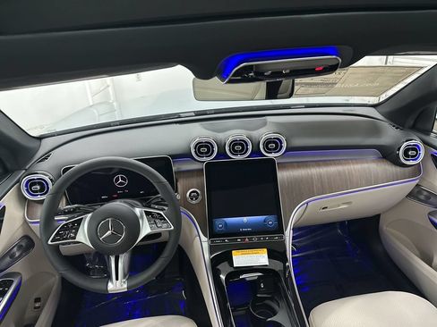 Used 2026 Mercedes-Benz GLC 300 image 21