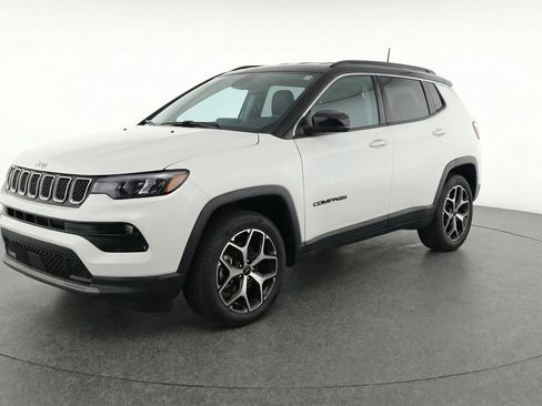 Used 2025 Jeep Compass Limited image 3
