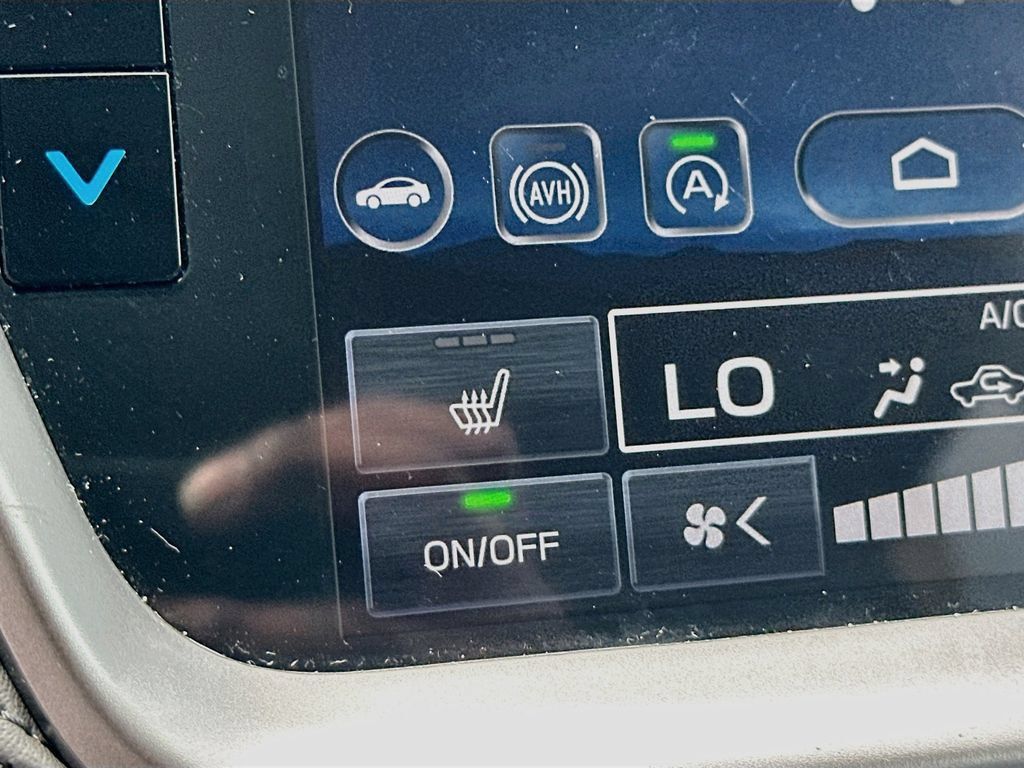 Certified 2025 Subaru Outback Premium AWD/4WD image 16
