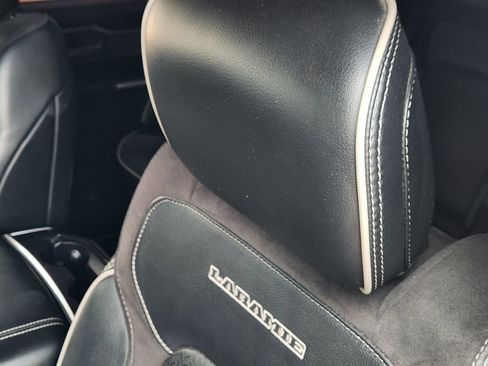 Used 2020 RAM 1500 Laramie w/ Sport Appearance Package AWD/4WD image 18