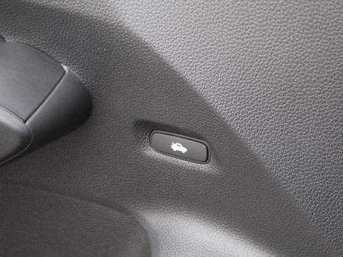 Used 2025 Honda Civic Sport image 32
