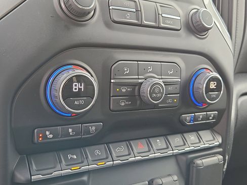 Used 2022 Chevrolet Silverado 1500 LTZ image 15