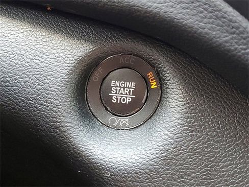 Used 2023 Jeep Cherokee Altitude Lux image 13