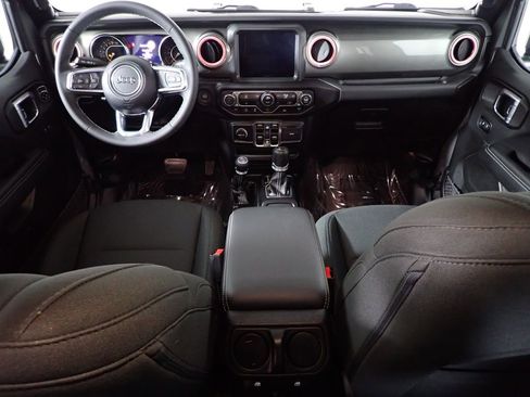 Used 2023 Jeep Gladiator Overland image 39