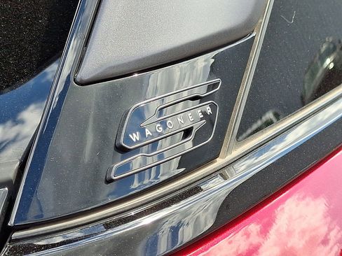 New 2025 Jeep Wagoneer Limited image 14