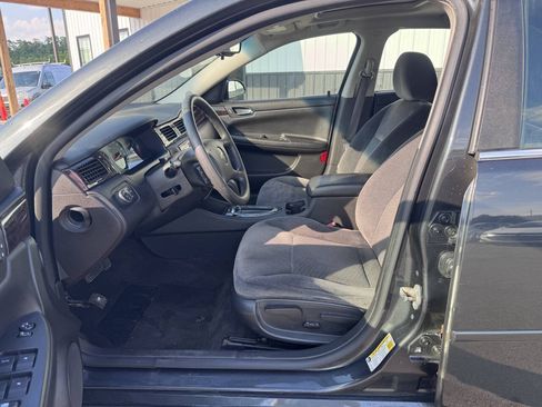 Used 2015 Chevrolet Impala LT w/ LT Sunroof Package FWD image 12