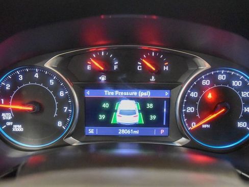 Used 2022 Chevrolet Equinox RS w/ RS Leather Package image 27