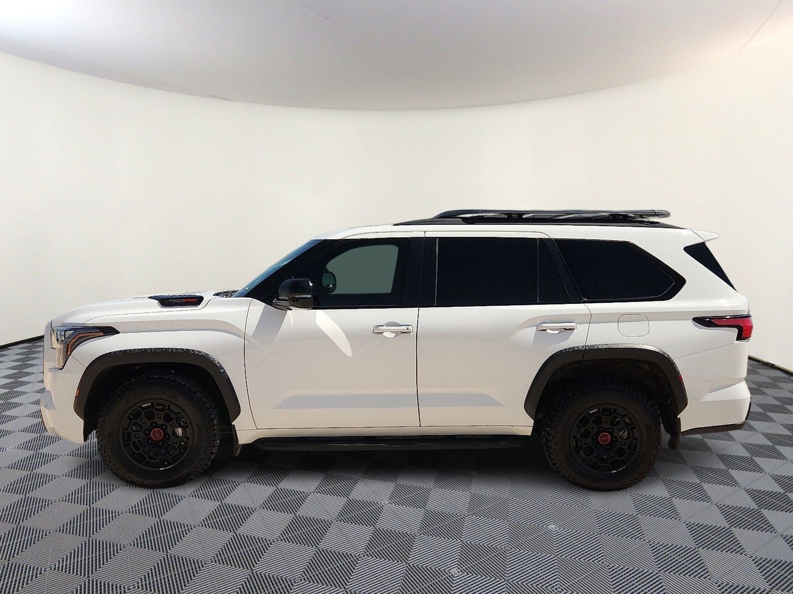 Used 2024 Toyota Sequoia TRD Pro AWD/4WD image 2