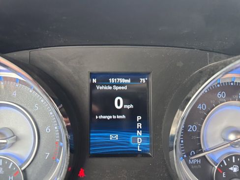 Used 2014 Chrysler 300 image 24