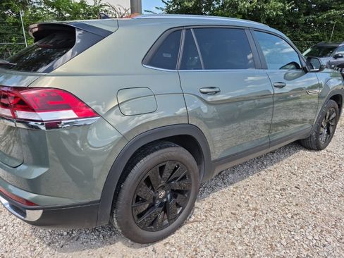 Used 2025 Volkswagen Atlas Cross Sport SE FWD image 3