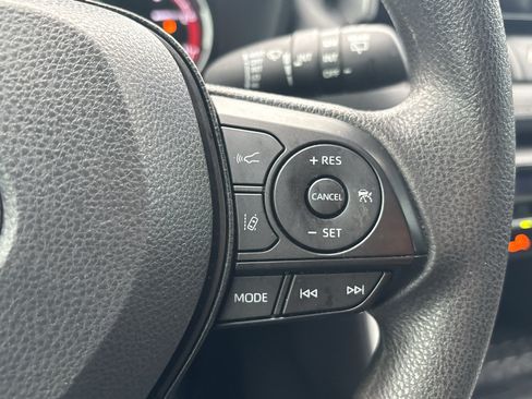 Used 2025 Toyota RAV4 XLE w/ Convenience Package FWD image 21