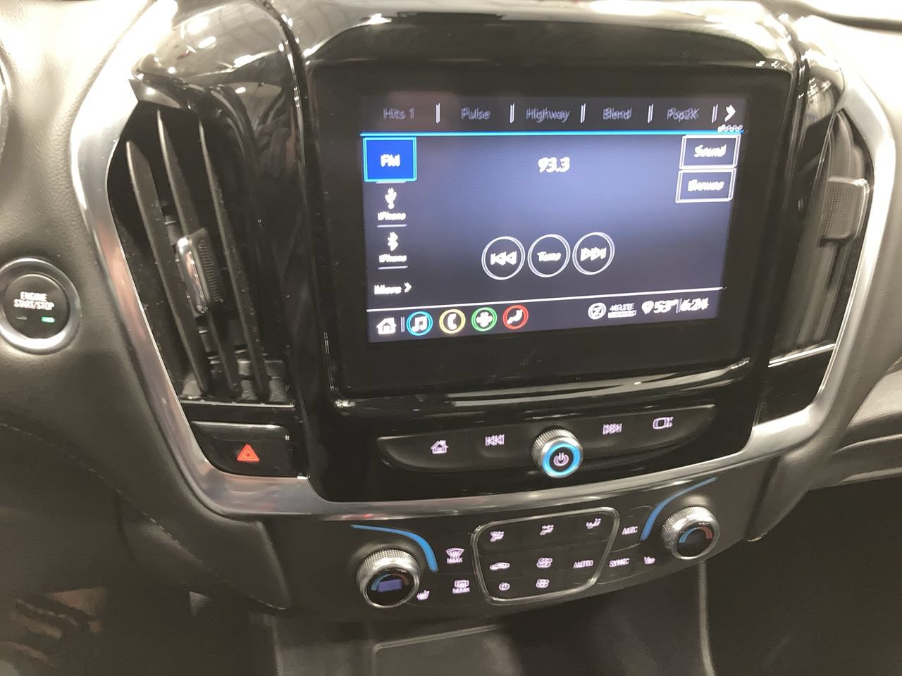 Used 2021 Chevrolet Traverse LT w/ LPO, Floor Liner Package AWD/4WD image 10