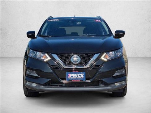 Used 2021 Nissan Rogue Sport SV FWD image 2