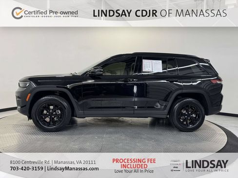 Certified 2025 Jeep Grand Cherokee Altitude AWD/4WD image 6