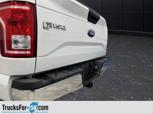 Used 2015 Ford F150 XLT image 31