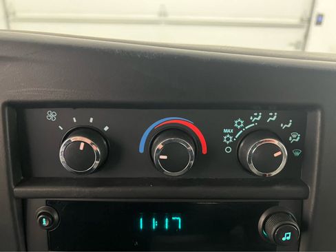 Used 2014 GMC Savana 2500 image 18