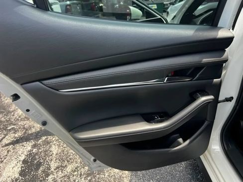 Used 2019 MAZDA MAZDA3 Hatchback w/ Premium Package FWD image 23