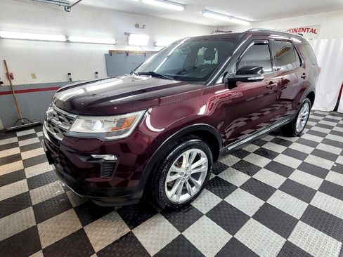 Used 2018 Ford Explorer XLT w/ Equipment Group 202A image 2