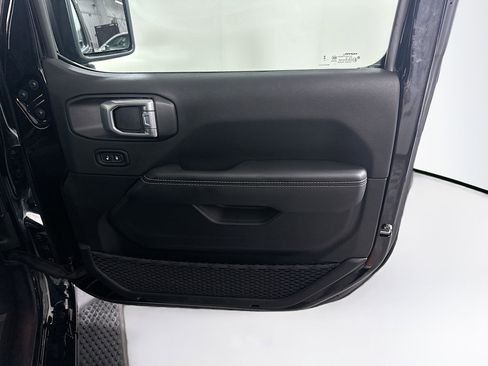 Used 2023 Jeep Wrangler Unlimited Sahara w/ Cold Weather Group AWD/4WD image 30