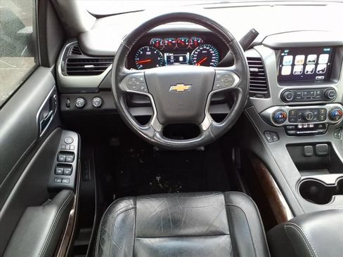 Used 2018 Chevrolet Suburban LT w/ LT Signature Package image 13