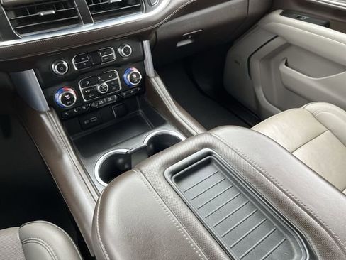 Used 2022 GMC Yukon SLT w/ SLT Premium Package AWD/4WD image 23