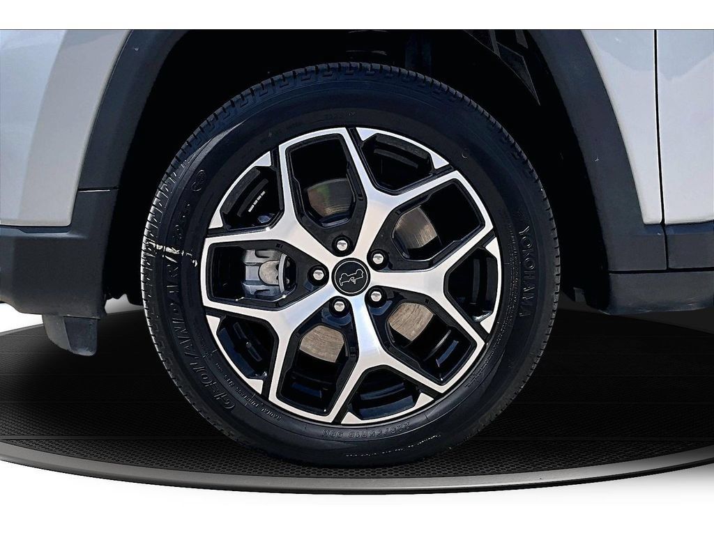 Certified 2026 Jeep Compass Limited AWD/4WD image 12