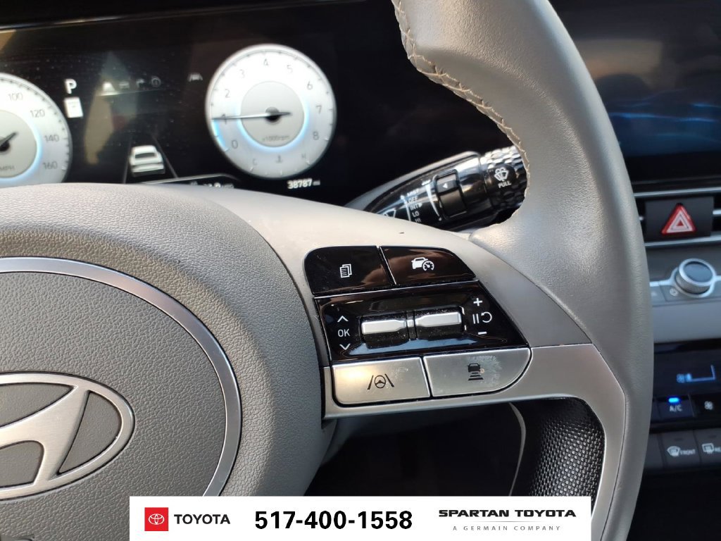 Used 2025 Hyundai Elantra SEL FWD image 19
