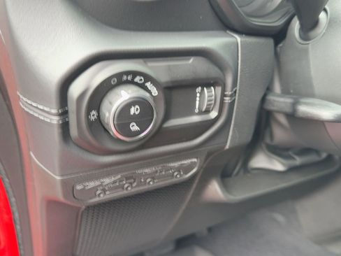 New 2025 Jeep Gladiator Sport image 17