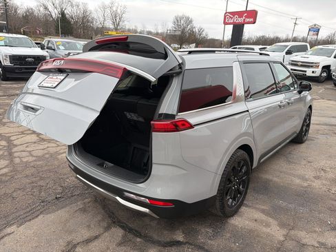 Used 2024 Kia Carnival SX Prestige image 10