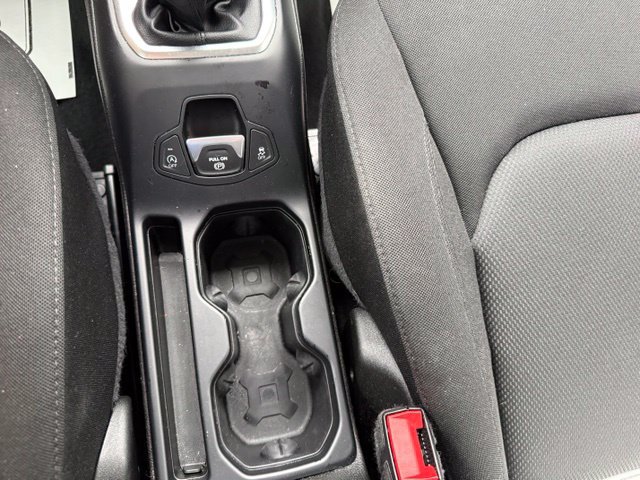 Used 2023 Jeep Renegade Latitude AWD/4WD image 26