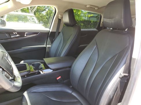 Used 2023 Lincoln Nautilus FWD w/ Premium Package image 21