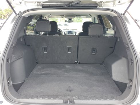 Used 2021 Chevrolet Equinox LS w/ LS Convenience Package image 8