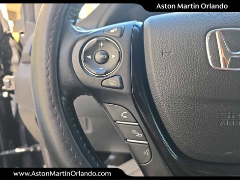 Used 2017 Honda Pilot Touring image 24