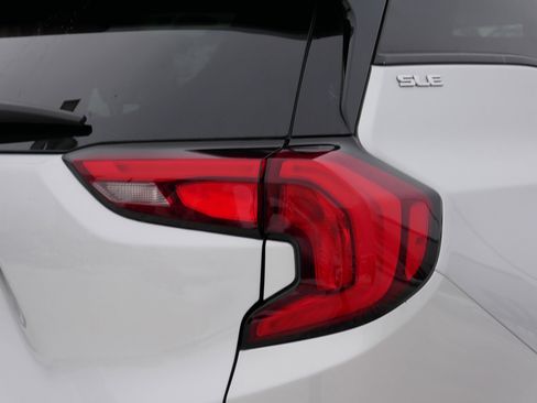 Used 2020 GMC Terrain SLE w/ Driver Convenience Package image 17