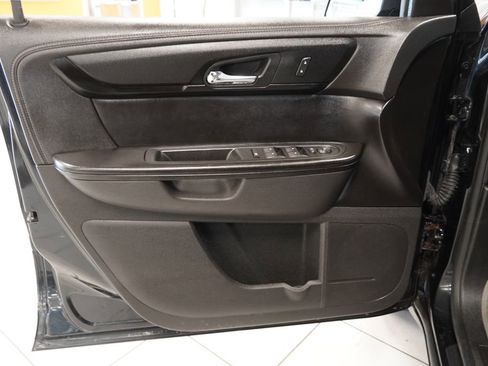 Used 2013 GMC Acadia SLE image 19