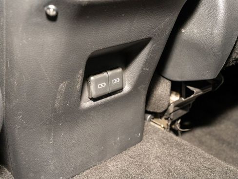 Used 2023 Toyota RAV4 Limited image 8