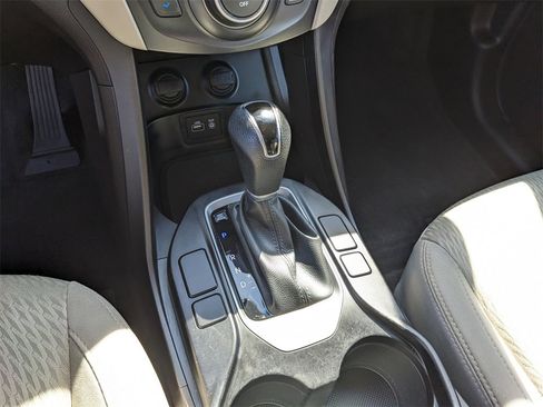 Used 2018 Hyundai Santa Fe SE image 27