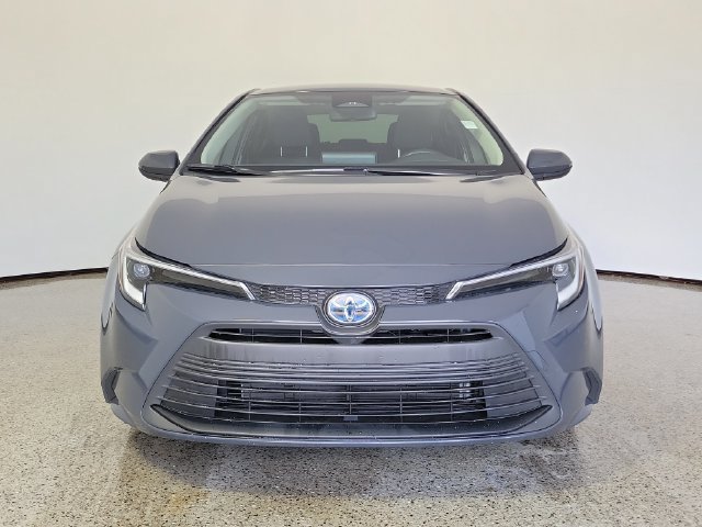 Used 2025 Toyota Corolla LE FWD image 3