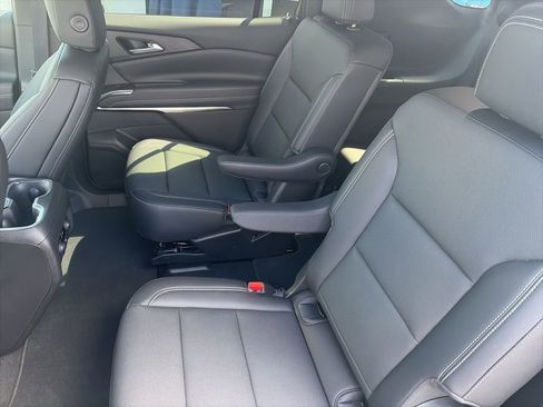 Used 2026 Chevrolet Traverse LT AWD/4WD image 14